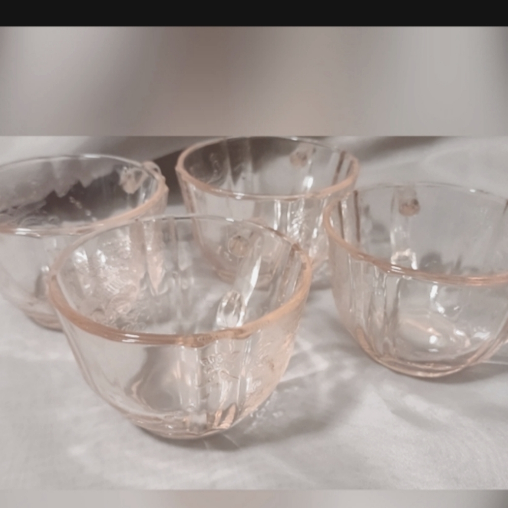 Set of 4 teacups, Depression Glass